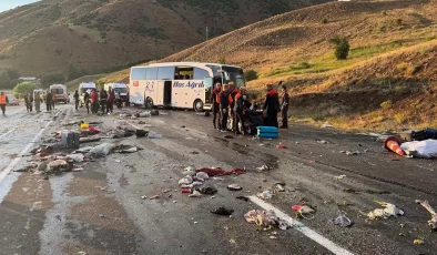 Sivas’ta yolcu otobüsü kaza yaptı: Ölü ve yaralılar var!