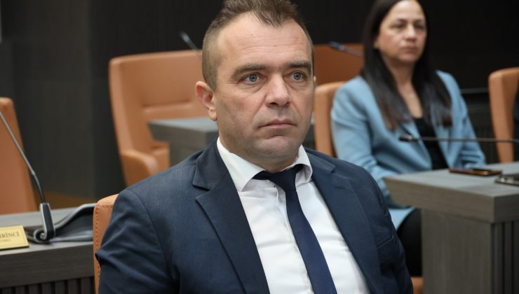 Salahi Şahiner ”30 Milyon dolar rayiç bedeli biçilen fiberoptik proje yabancı bir şirkete 100 milyon dolara ihalesiz  bir şekilde devredilecek”