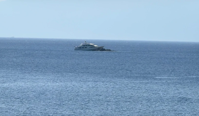Bodrum’da ‘Monte Carlo isimli 20 metre uzunluğundaki tekne kayalıklara çarptı