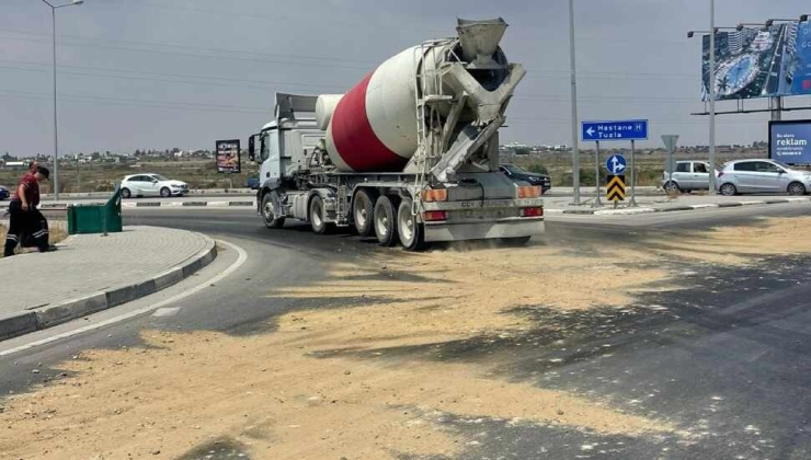 Dikkat !. yola dökülen yağ sürücüler için tehlike yaratıyor