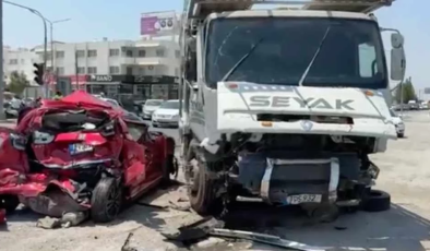 Dr. Fazıl Küçük Bulvarında meydana gelen zincirleme kazada 1 kişi yaralandı