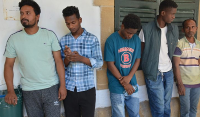 Ülkede ikamet izinsiz kaçak olarak kalan 5 kişi 8 gün daha tutuklu kalacak
