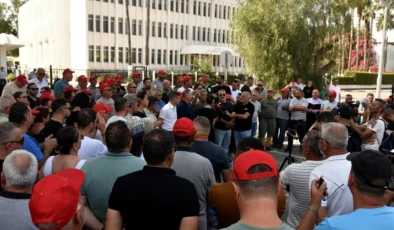 Koop-Sen grevi, çalışanların hakları verilmediği için devam ediyor