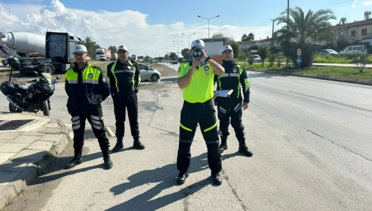 1,805 araç sürücüsü kontrol edildi, 294 araç sürücüsü rapor edilirken 44 araç trafikten men edildi