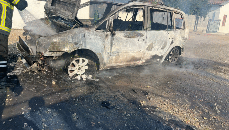 Yenierenköy ile Alsancak’ta iki araç yandı