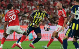 SON DAKİKA: Fenerbahçe-Benfica maçının ilk 11’leri belli oldu! Portekiz ekibinden sürpriz Kerem Aktürkoğlu kararı…