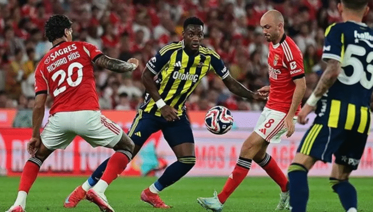SON DAKİKA: Fenerbahçe-Benfica maçının ilk 11’leri belli oldu! Portekiz ekibinden sürpriz Kerem Aktürkoğlu kararı…