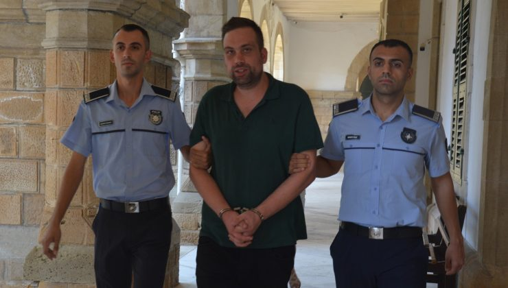 Burasını babam kurtardı diyen Emre Çamlar Ercan’da polis memurunu darp etti, 3 gün tutuklu kalacak