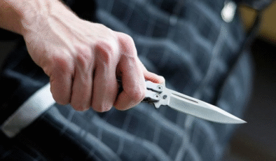 İskele’de, 2 kişi arasında başlayan tartışma kavgaya dönüştü. Bir kişi yaralandı diğeri tutuklandı