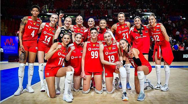 Filenin Sultanları’ndan Dünya Şampiyonası’na müthiş başlangıç! İspanya’ya set vermediler…