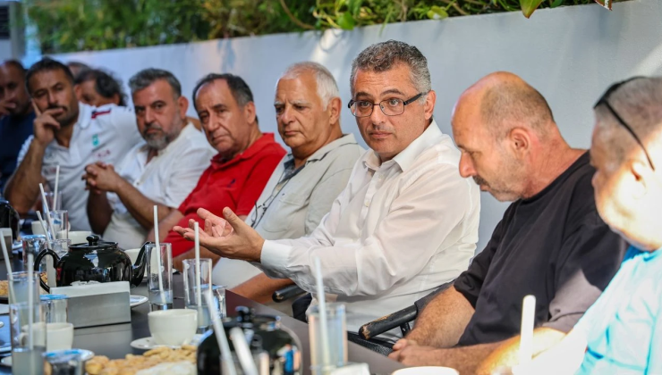 CTP Cumhurbaşkanı adayı Tufan Erhürman Mağusa’da esnafın sorunlarını dinledi, çözüm önerilerini paylaştı