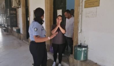 199 adet kozmetik ürünü ve değeri 2 milyonluk altınla yakalandılar: Eşe dosta hediye verecektik