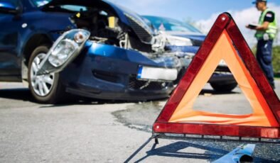 Girne’de meydana gelen iki trafik kazasında biri ağır iki kişi yaralandı