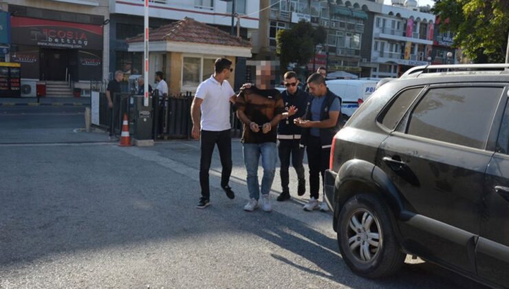 Balkondan 15 poşet uyuşturucu madde çıktı!