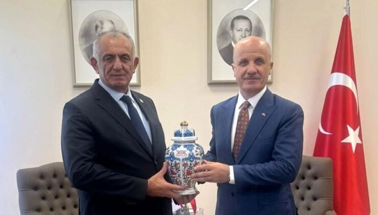 Çavuşoğlu, Ankara'da YÖK Başkanı Özvar ile bir araya geldi