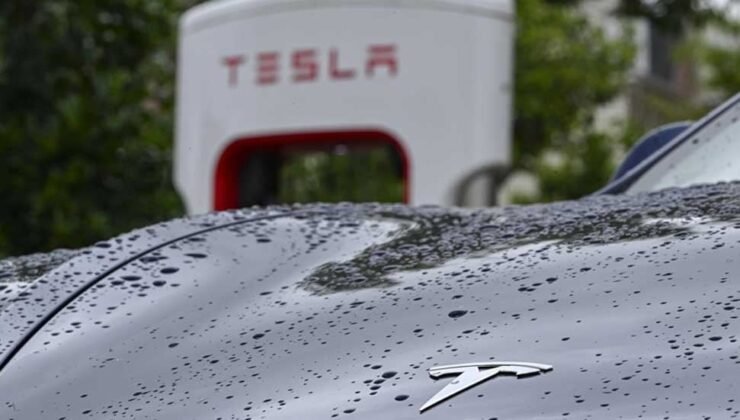 Çin, Tesla ve diğer elektrikli araçlarda mekanik kapı kolunu zorunlu kılıyor