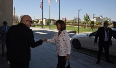 Cumhurbaşkanı Tatar, BM Genel Sekreteri Kıbrıs Kişisel Temsilcisi Holguín’i kabul etti