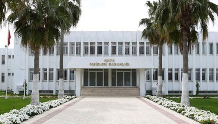 Dışişleri Bakanlığı: Ankara Büyükelçiliği'ne pankart asıldığı yönündeki haberler asılsızdır!