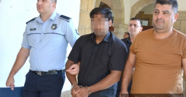 Elmacık kemiğini kırdı