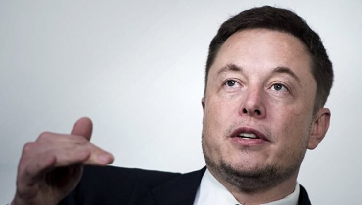 Elon Musk'tan İngiliz aşırı sağına destek: Hükümetin değişmesi gerekiyor