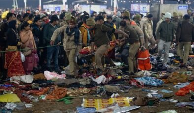 Hindistan'ın Tamil Nadu eyaletinde parti mitinginde çıkan izdihamda 31 kişi öldü
