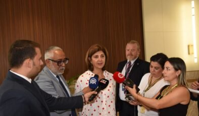 Holguin, görüşmelerin yeniden başlamasını umuyor