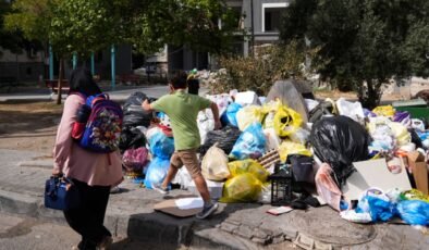 İzmir'de işçi eylemleri bitti ama çöp çilesi bitmedi