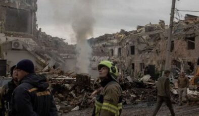 Kiev'e bombalar yağdı: 12 saatlik saldırı şehri harap etti