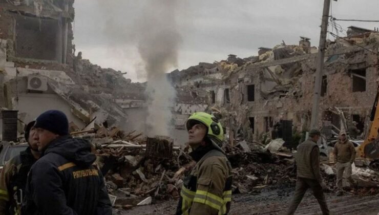 Kiev'e bombalar yağdı: 12 saatlik saldırı şehri harap etti
