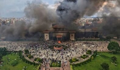 Nepal'in ilk kadın başbakanı görevde: 5 günlük kaos bitti mi?
