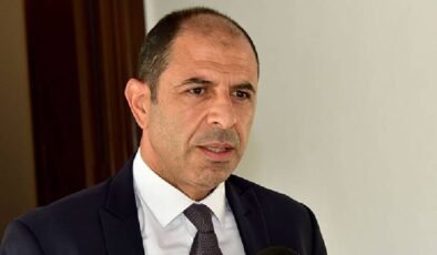 Özersay: Laiklik konusunda tehlike henüz geçmedi