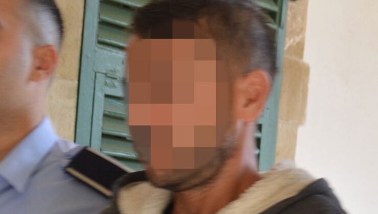 Polis Karakoluna teslim oldu