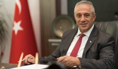Taçoy’dan Erhürman’a: CTP’nin adayı Rum tarafını çay, kahve içip kebap yiyerek mi ikna edecek?