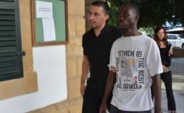 Uygunsuz hal ve tavır ile çevreye rahatsızlık verme suçundan itham edilen zanlı 15 gün tutuklu!