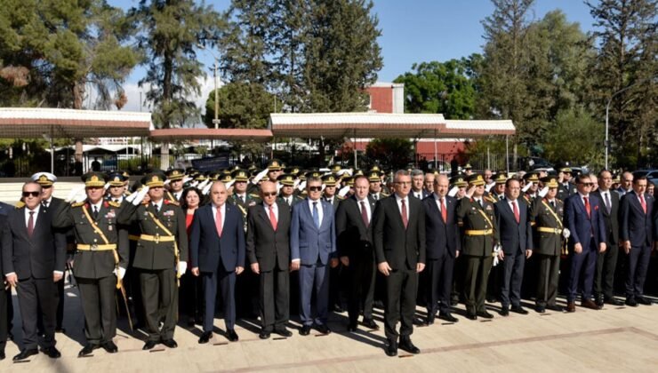 29 Ekim Cumhuriyet Bayramı nedeniyle Atatürk Anıtı'nda tören düzenlendi