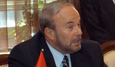 Arnavutluk'un eski başbakanlarından Fatos Nano yaşamını yitirdi