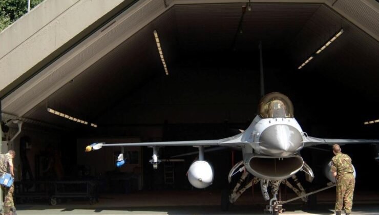 F-16'lar hangarda yatıyor! Orduda uçakları kullanacak pilot yok