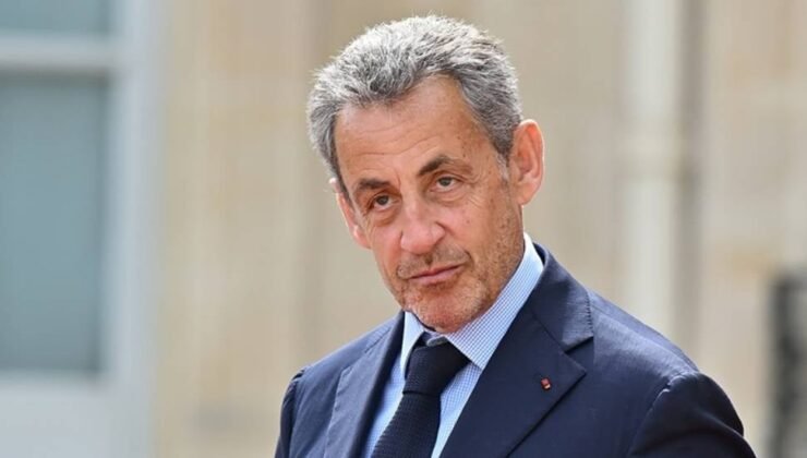 Fransa'da eski Cumhurbaşkanı Sarkozy "yargıyı itibarsızlaştırdığı" gerekçesiyle şikayet edildi