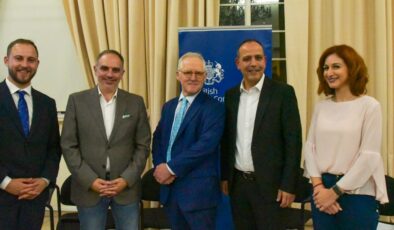 Harmancı ve Güney Lefkoşa Belediye başkanı Prountzos gençlerle buluştu