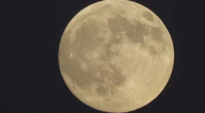 ‘Süper Ay’ görsel şölen oluşturdu