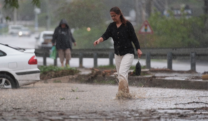 Sıcak ve soğuk çarpışacak hava altüst olacak! İstanbul dahil 15 il için kritik 36 saat!