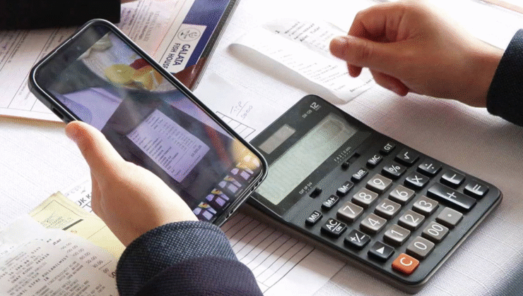 Maç izlemeye gelmişlerdi. 4 turist 59 bin lira hesap ödeyerek kazıklandı. O işletmeye 139 bin lira ceza kesildi !