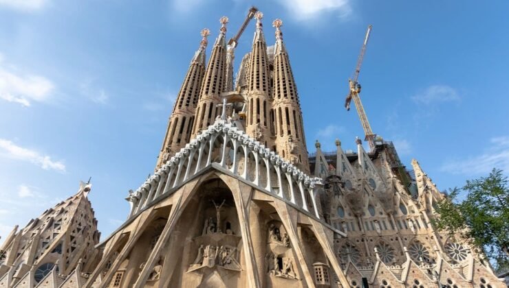 İnşaatı 143 yıldır sürüyordu: Dünyanın en büyüğü oldu