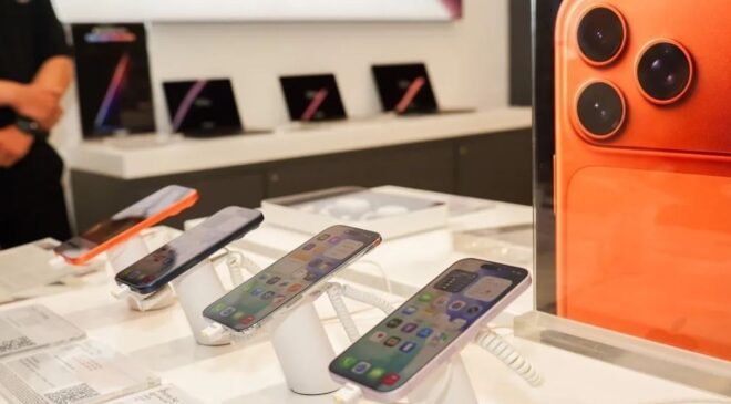 iPhone 17'ler renk değiştirmeye başladı! Aldıkları gibi çıkmadı