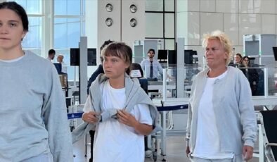 İsrail, Greta Thunberg dahil alıkonan 171 aktivisti daha sınır dışı etti