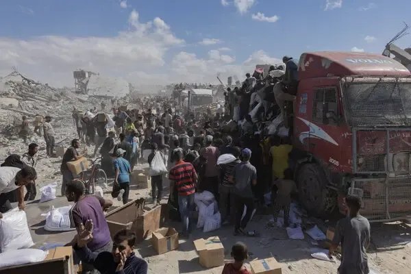 İsrail'in kapattığı Refah sınır kapısından yardımlar yeniden akıyor: Hamas, sorunun asıl sebebini açıkladı