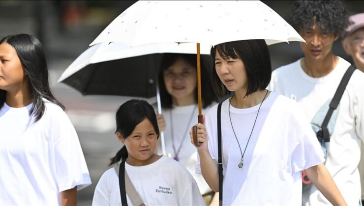 Japonya'da mayıs-eylül döneminde sıcak çarpmasından hastanelik olanların sayısı ilk kez 100 bini geçti