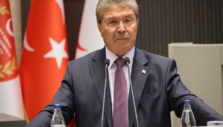 Karar oy çokluğuyla geçti; Ünal Üstel: "Bu tarihi kararı ayakta hep birlikte oylayalım"
