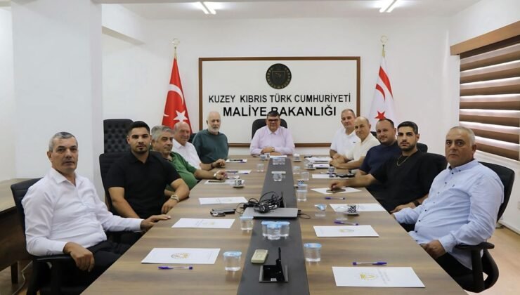 Maliye Bakanı Berova, zeytin üreticilerini kabul etti
