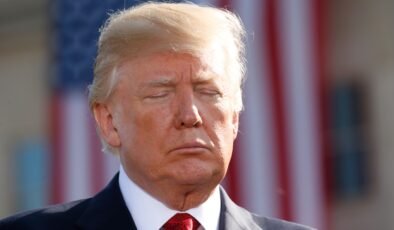 Ne yapsa, kurtaramıyor: Çin, Trump'ın kuyruğuna bastı